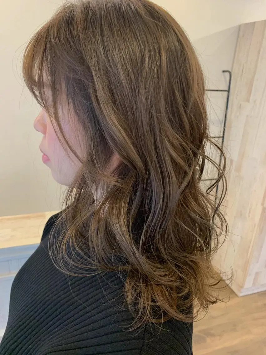 セミロング ハイライト ヘアカラー m ā l o.🌷 サカモトマイコのヘアスタイル