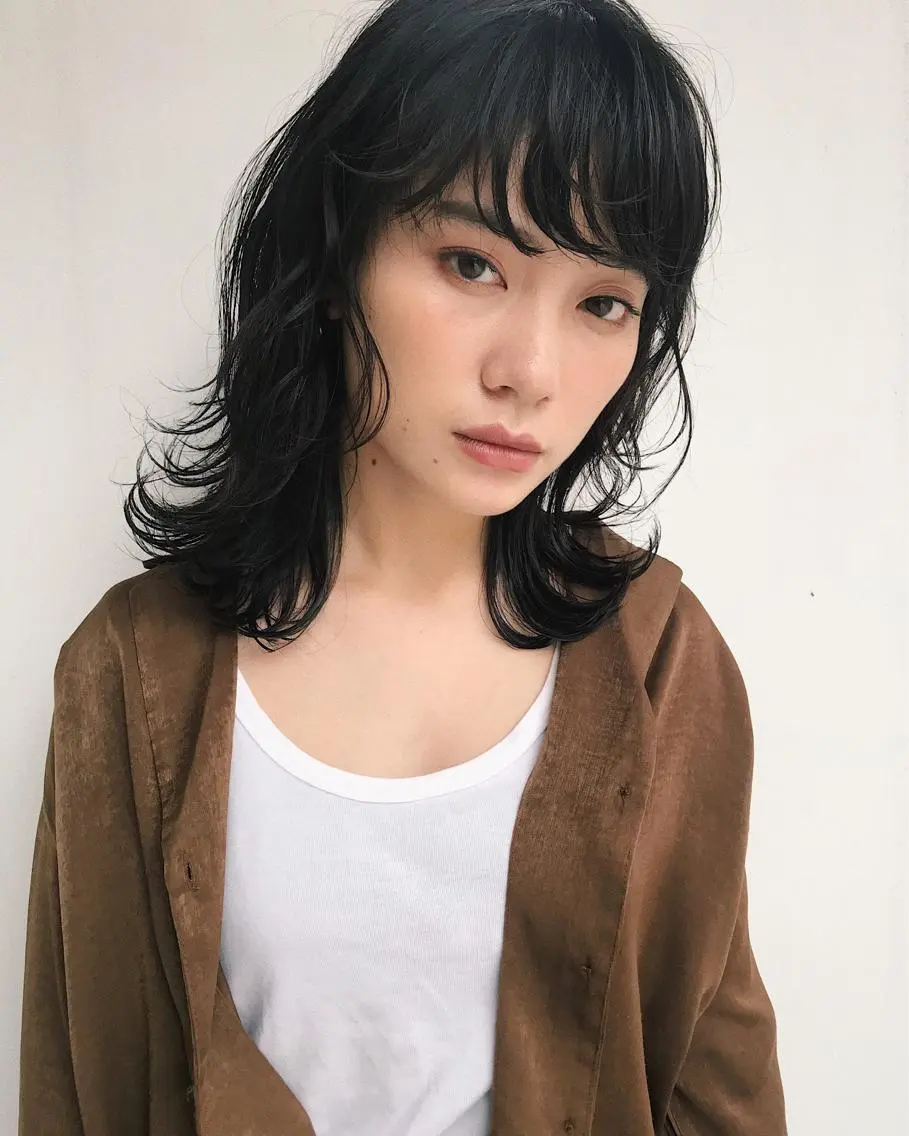 ミディアム カラー パーマ ヘアアレンジ ミディアムパーマ 松田 亮葉のヘアスタイル