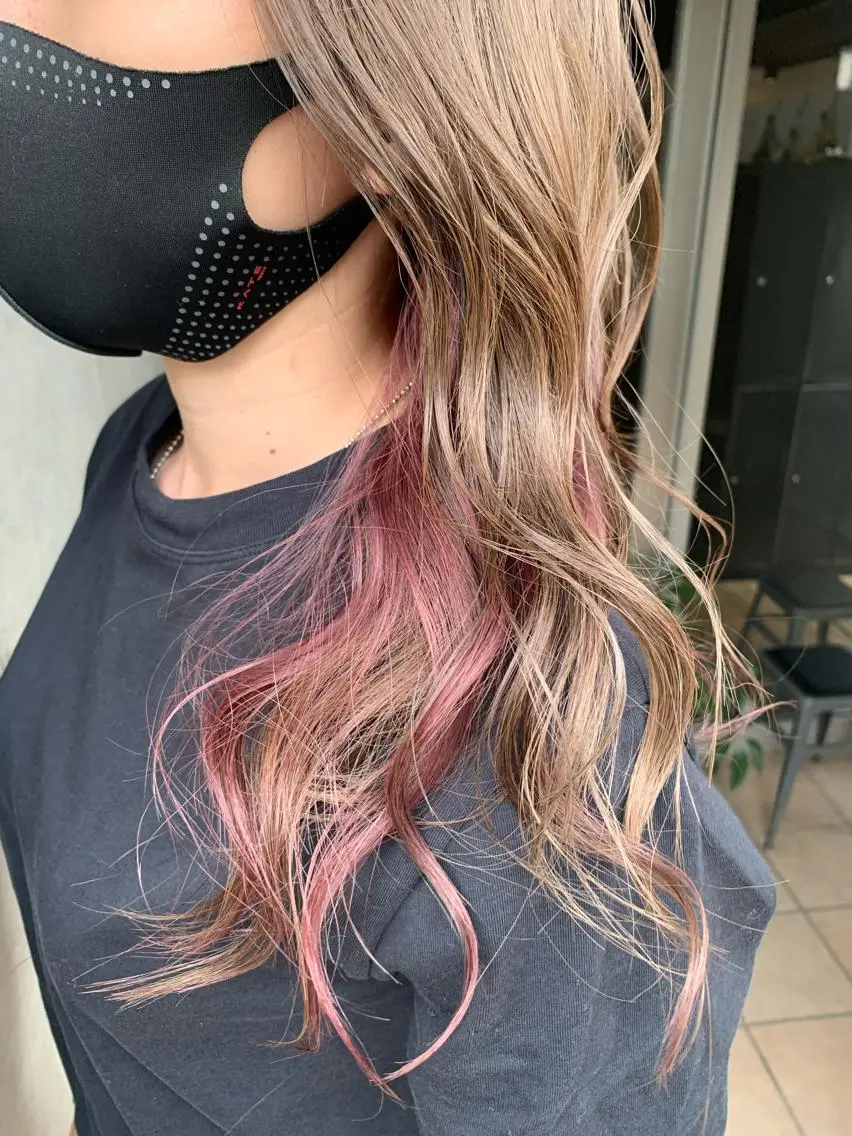 ロング カラー ベージュカラー インナーカラー ピンクカラー ピンクベージュ ヘアカラー トリートメント ミルクティーベージュ ブリーチ 店長 清水のヘアスタイル