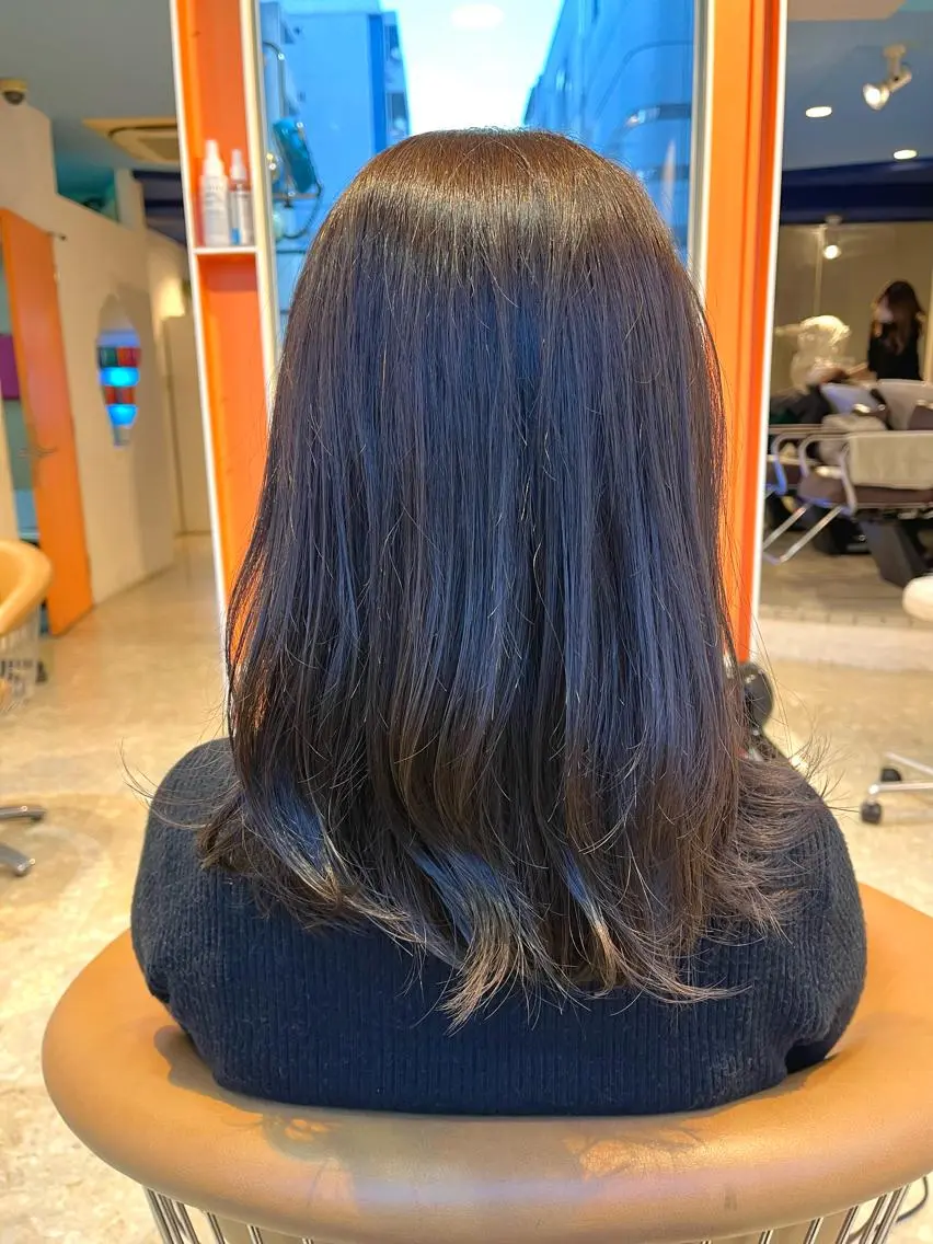 ミディアム カラー ヘアカラー トリートメント うしだ かおるのヘアスタイル