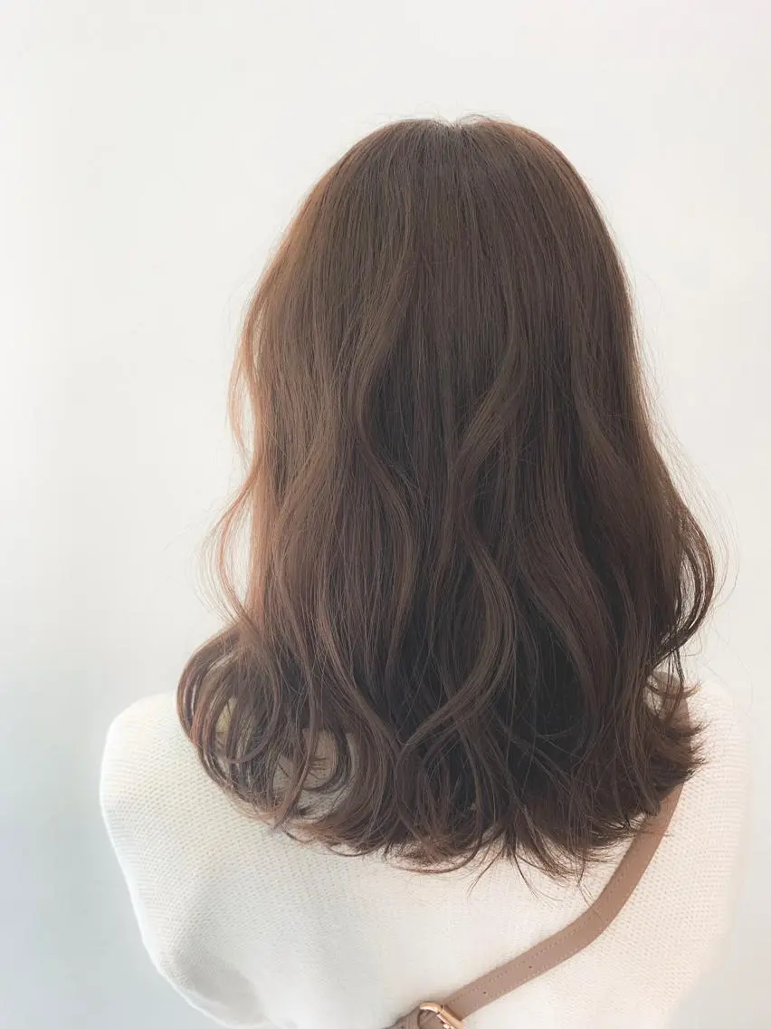 セミロング カラー 地毛風ストレート/ 髪質改善/榎本流行のヘアスタイル