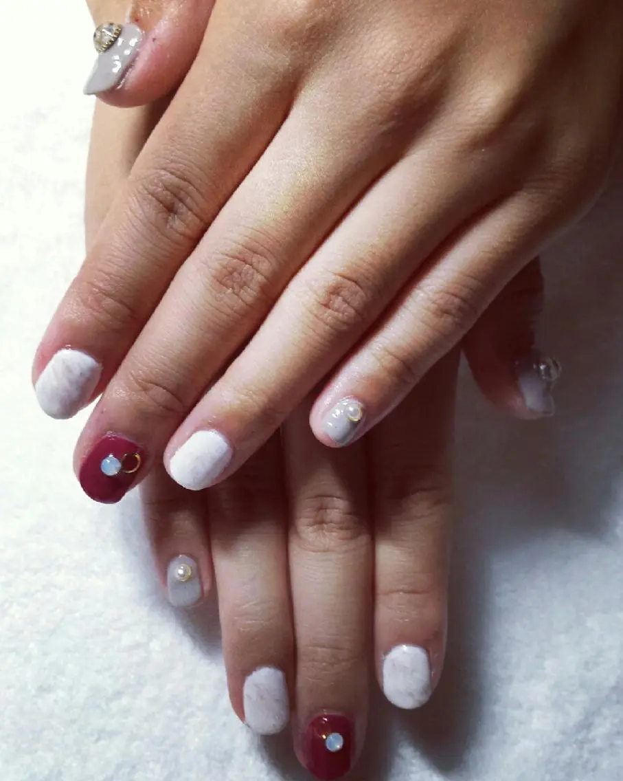 ネイル アートネイル ボルドー ジェルネイル 大理石ネイル(マーブル) 齋藤 あゆみのネイルデザイン