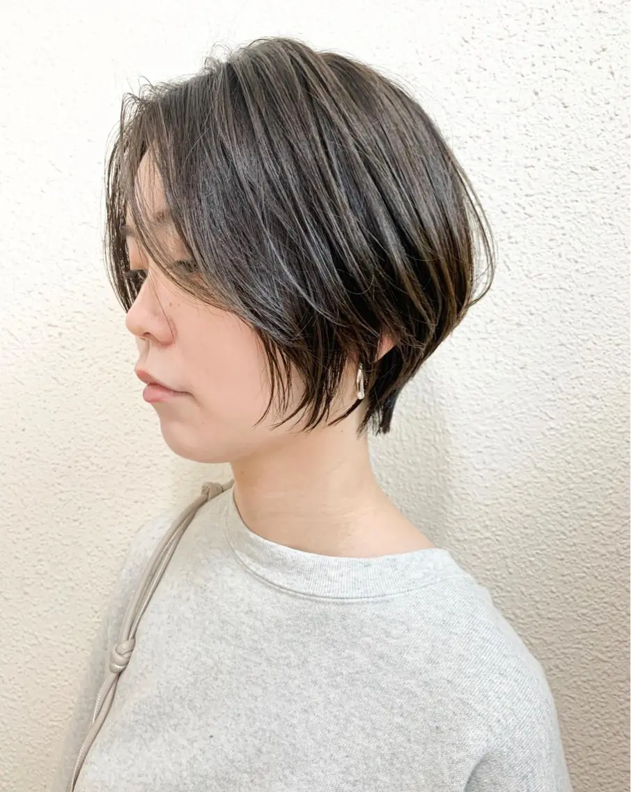 ショート カラー レイヤーカット ショートヘア 西山 友哉のヘアスタイル