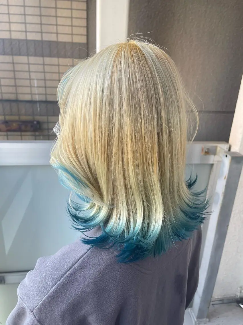セミロング カラー ヘアカラー トリートメント 岩谷/ブリーチ 🪽透明感カラーのヘアスタイル