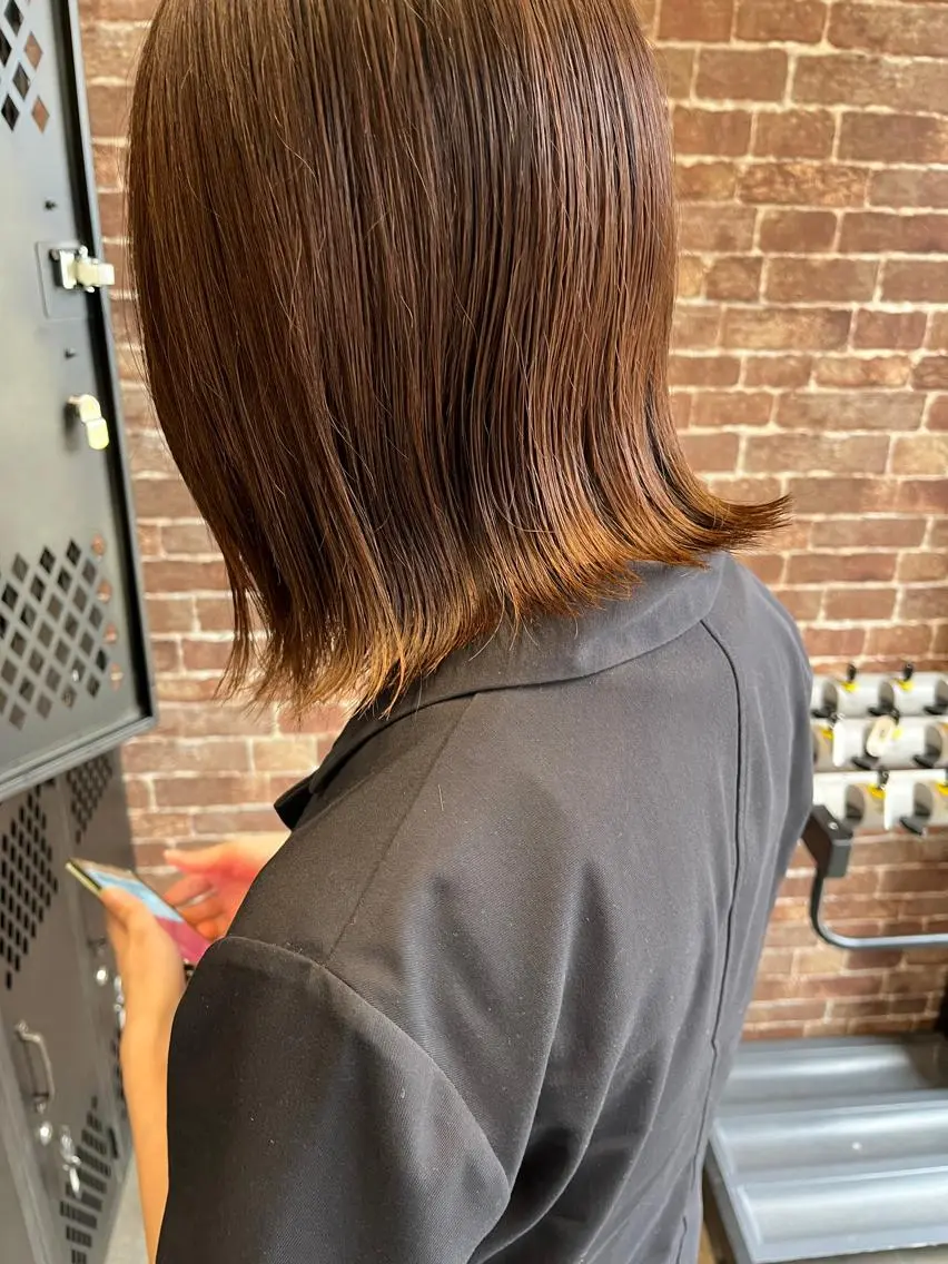 ミディアム カラー パーマ ヘアアレンジ メンズ キッズ ネイル マツエク・マツパ アイブロウ ミディアムパーマ メンズパーマ ブラウンカラー ケアカラー 透明感カラー 久木原 ゆりのヘアスタイル