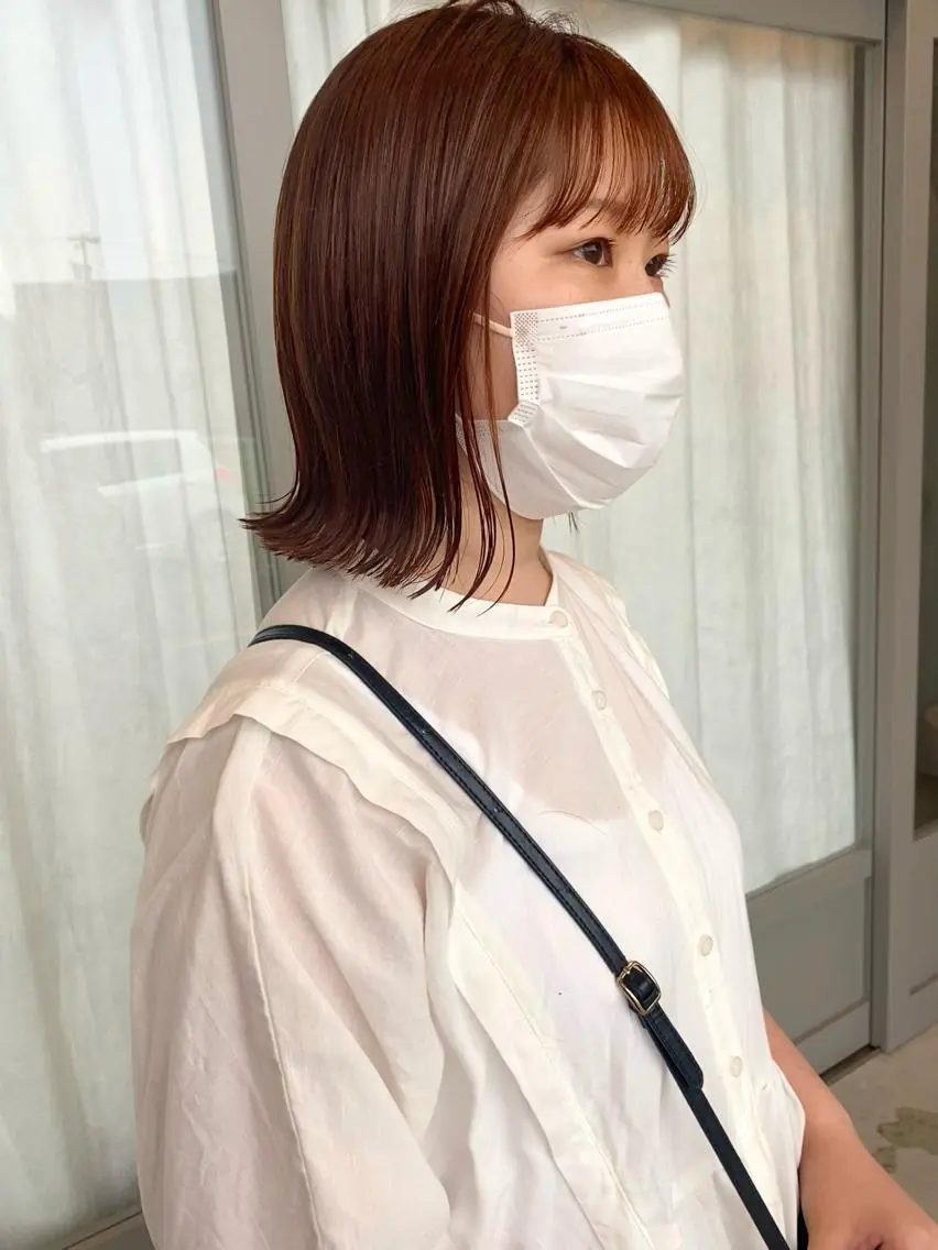 ミディアム カラー オレンジ ボブ 外ハネヘア カット ヘアカラー トリートメント 塚原 安優のヘアスタイル