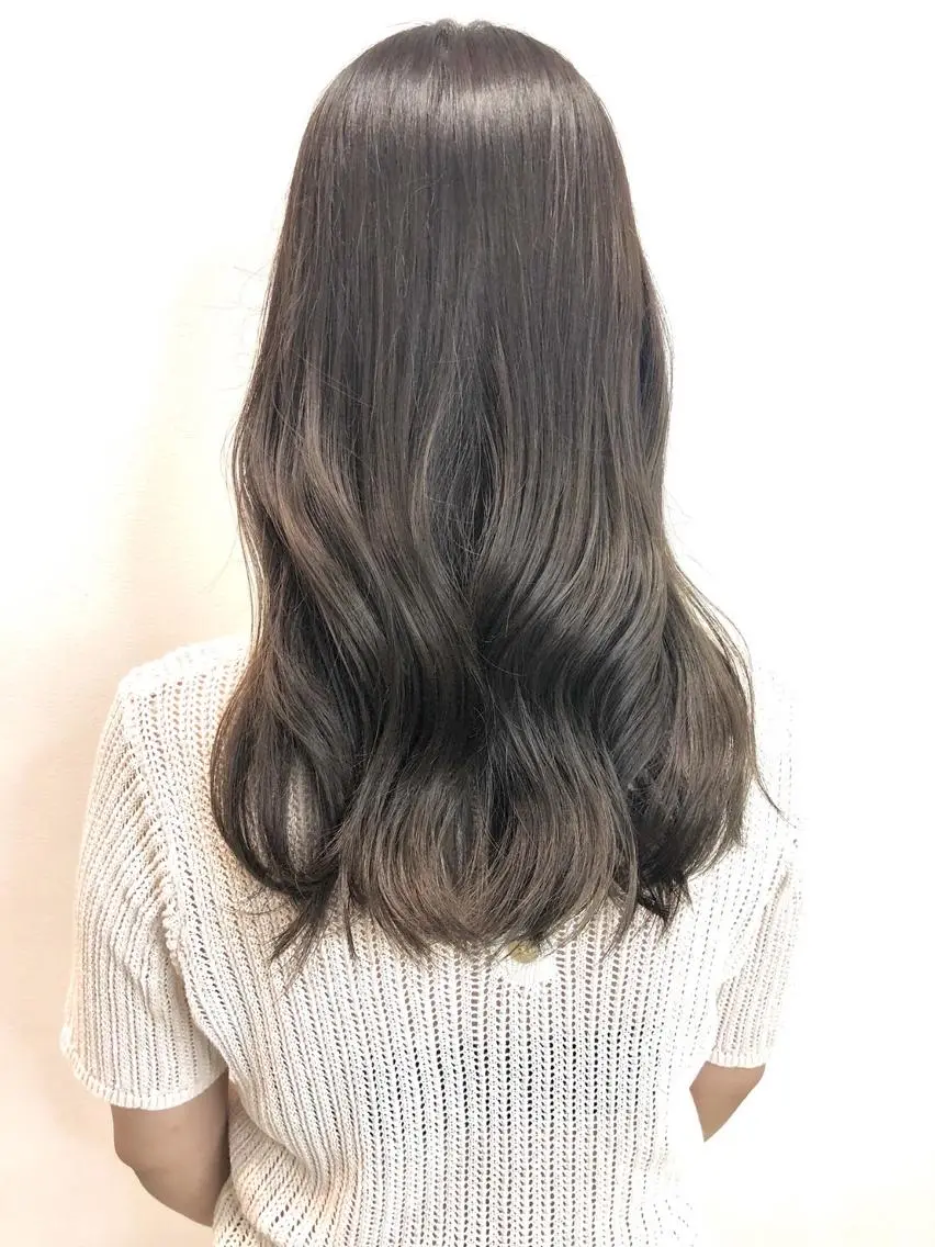 ロング カラー アディクシーカラー アッシュ ミストバング ブリーチ ブロンド N° uairo 川崎店【ユアイロ】のヘアスタイル
