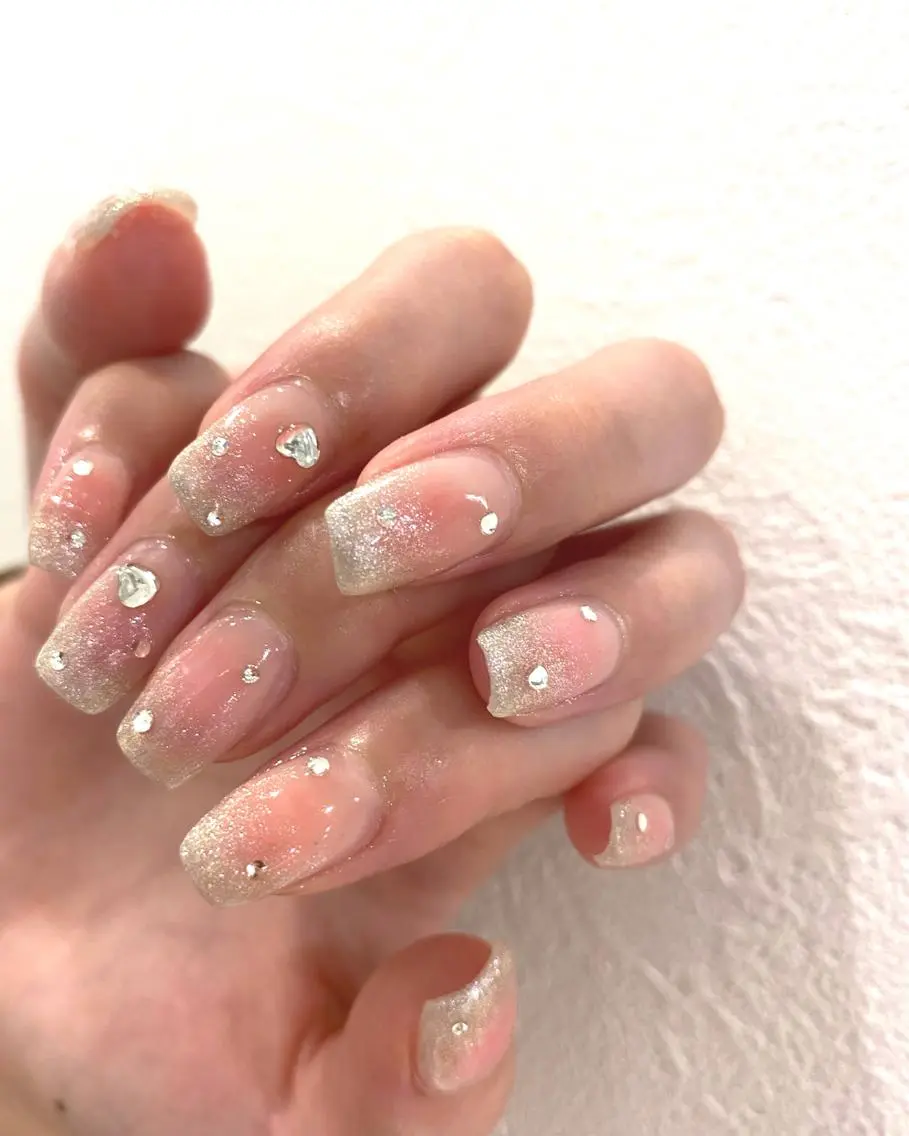 ネイル チークネイル 持ち込み ストーンネイル ハンドネイル Ann nailのネイルデザイン