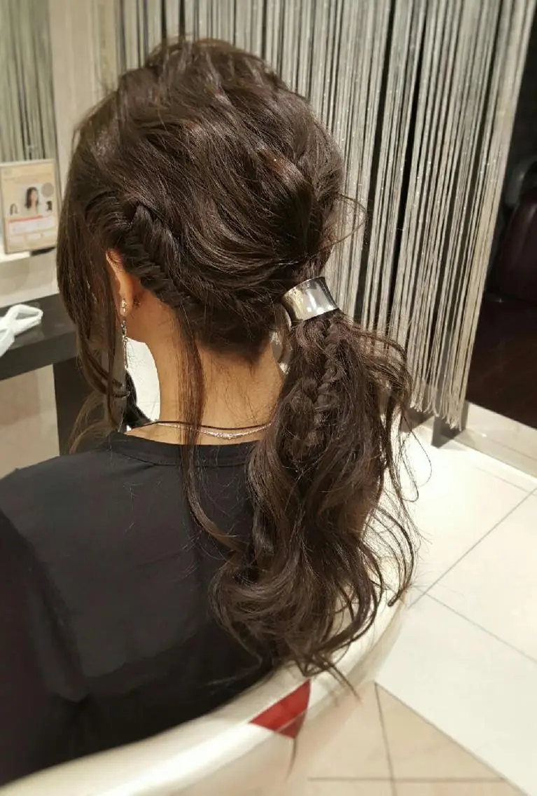 ロング カラー ヘアアレンジ ハーフアップ グレージュ 秋山 幸太のヘアスタイル