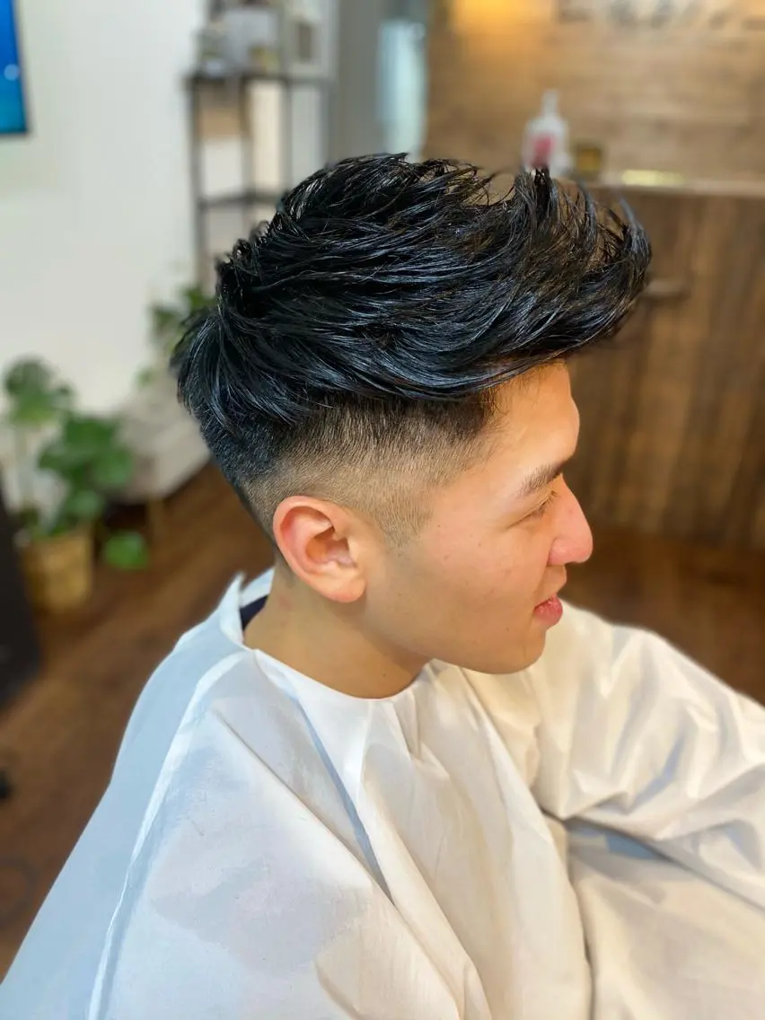 ショート メンズ フェードカット スキンフェード カット Luzir⭐︎ GEN⭐︎のヘアスタイル