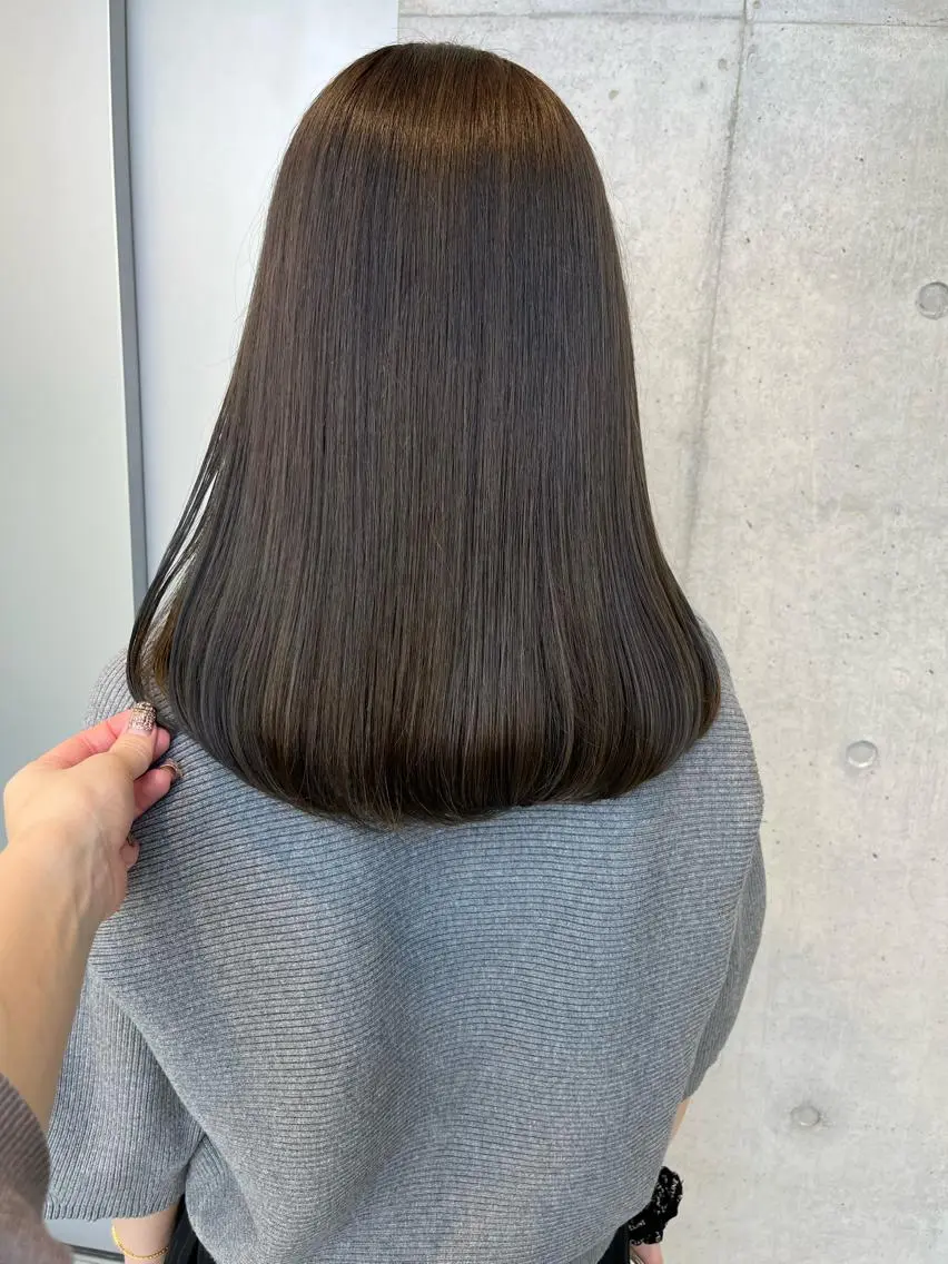 ミディアム カラー カット ヘアカラー トリートメント 透明感/オリーブ/ グレージュ/YUKAのヘアスタイル