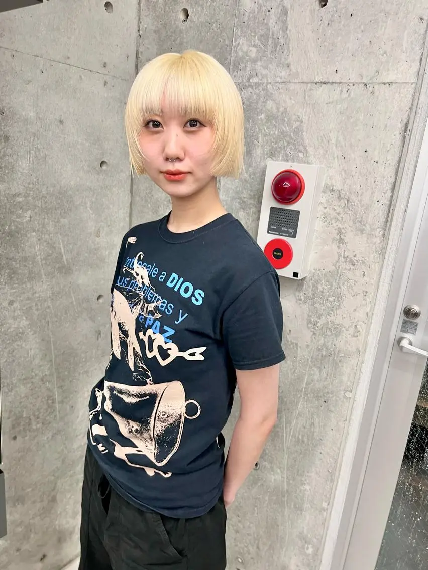 ショート カラー 抜きっぱなしブロンド ブロンド ボブ カット ヘアカラー トリートメント sakoda shunkiのヘアスタイル