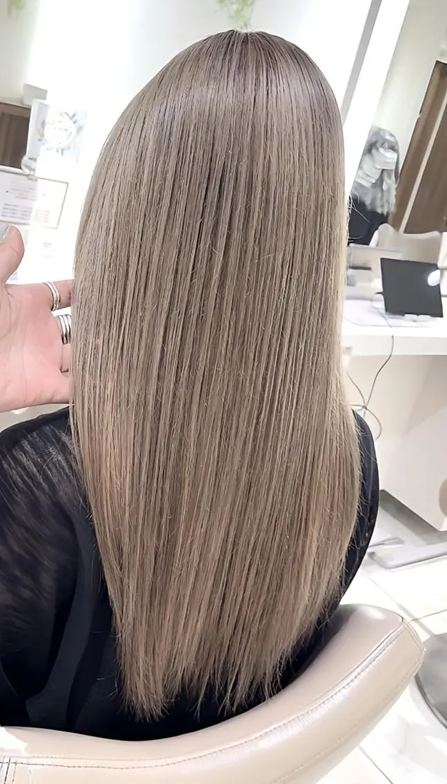 カラー セミロング ブリーチ 髪質改善 ヘアカラー 渡邊楓果／髪質改善 ブリーチ/カラーのヘアスタイル