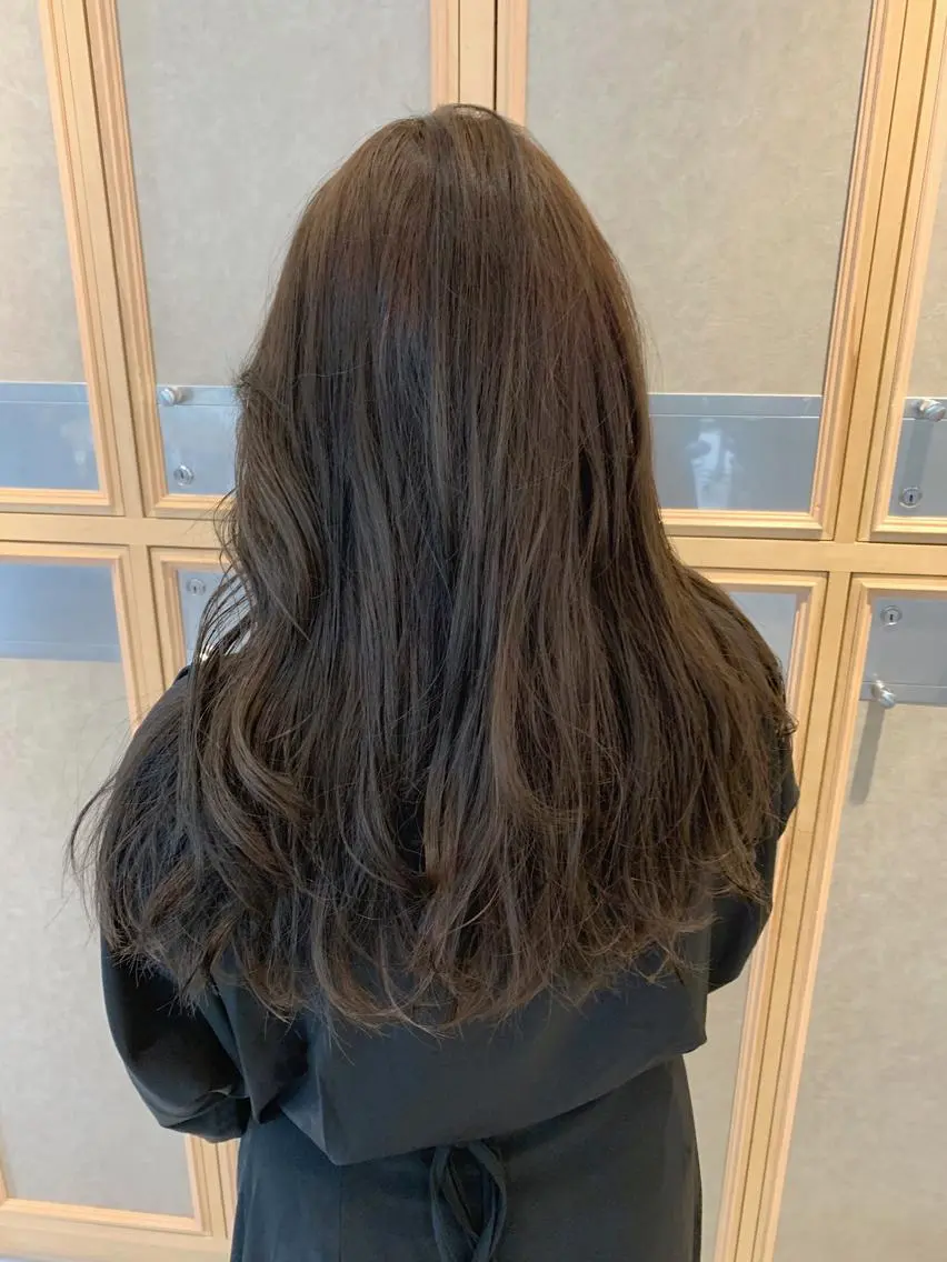 セミロング カラー ベージュカラー オリーブベージュ チバ タクミのヘアスタイル