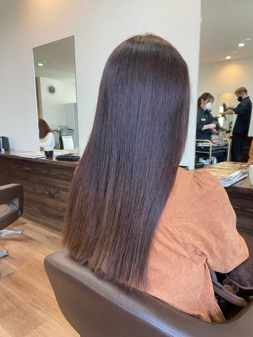 ロング 岩﨑 智穂のヘアスタイル
