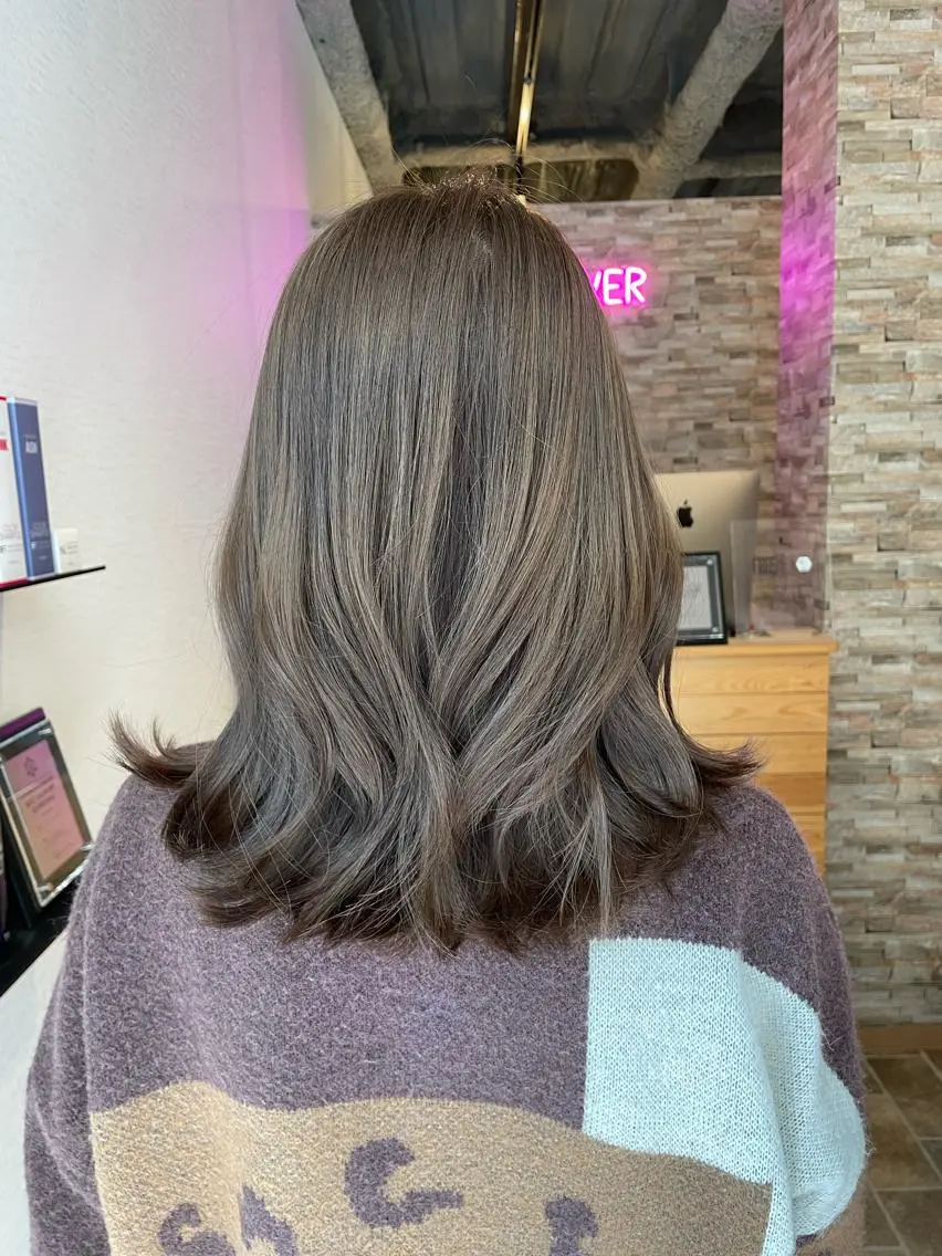 セミロング カラー ブラウンカラー ヘアカラー YUI/ ブリーチカラー🌷のヘアスタイル