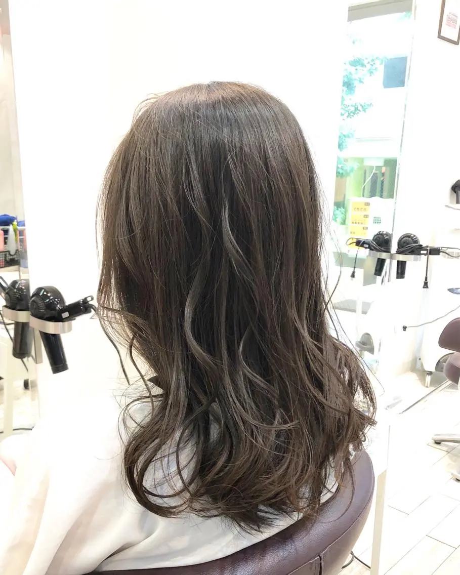 セミロング 中村 よしひでのヘアスタイル