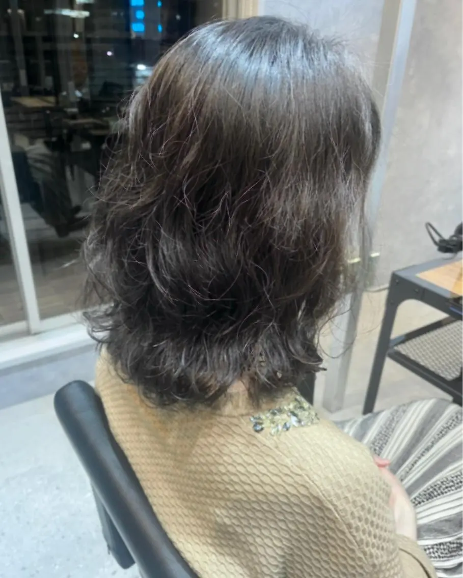 ミディアム パーマ 谷 なづきのヘアスタイル