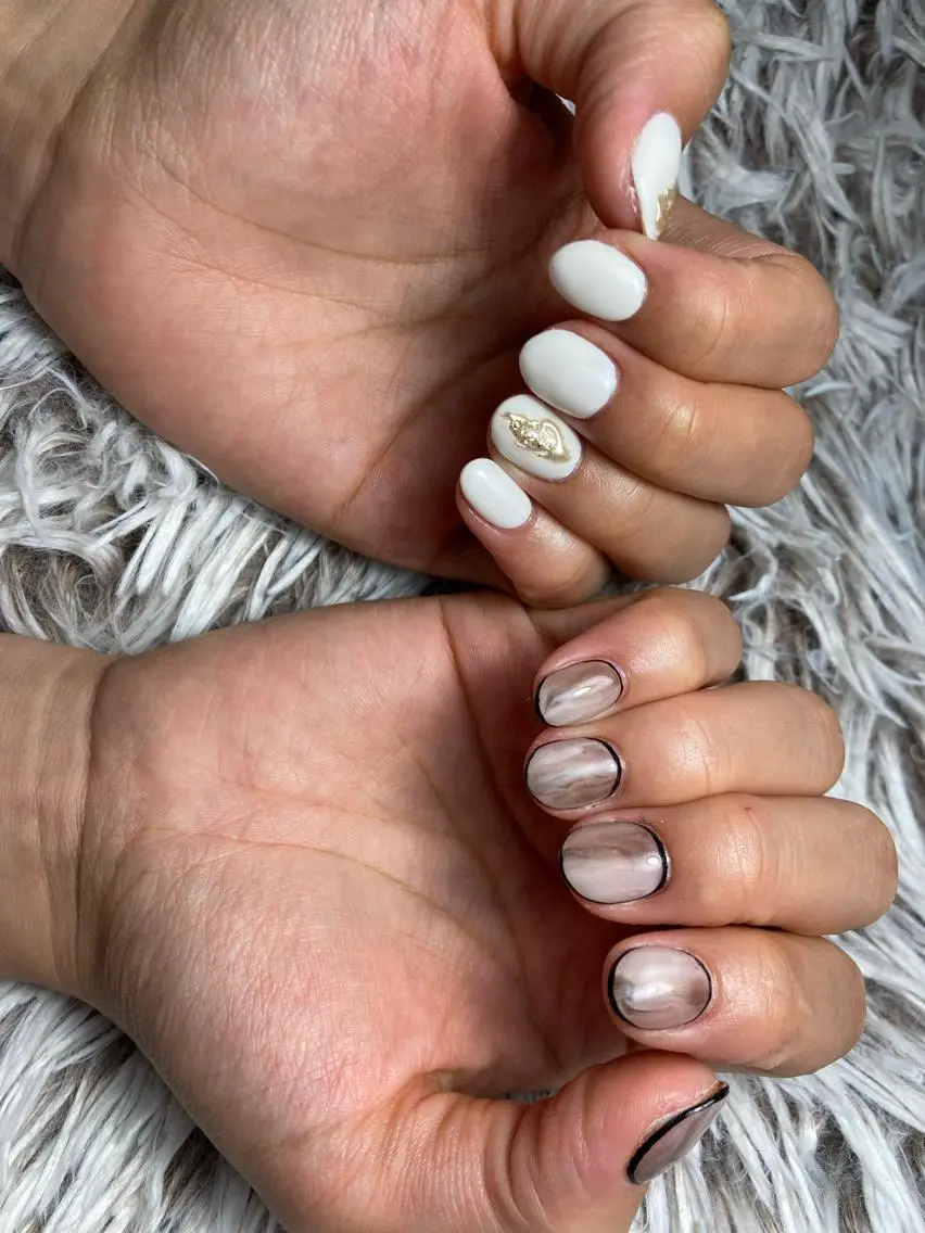ショート ネイル ハンドネイル フットネイル ✴︎ Delightのネイルデザイン