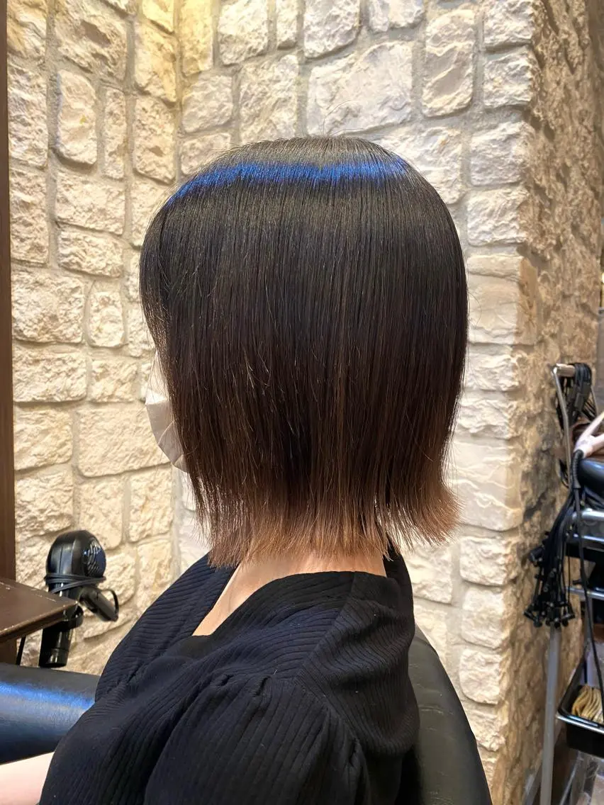 ショート ボブ 外ハネヘア ブリーチカラー⸜♡⸝ クルミ🐍のヘアスタイル