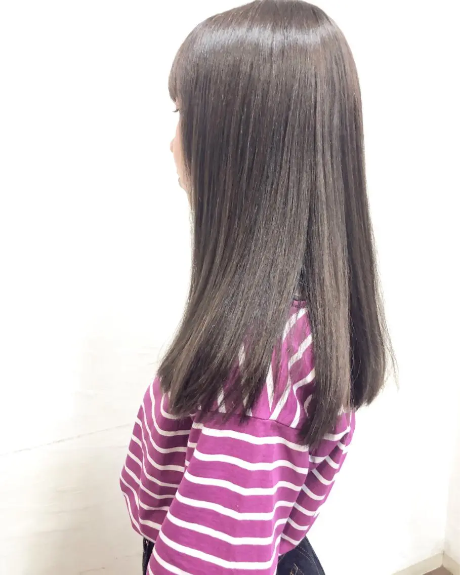 セミロング カラー アッシュ イルミナカラー ラベンダーカラー ラベンダーアッシュ ヘアカラー トリートメント GLAD 萩原のヘアスタイル