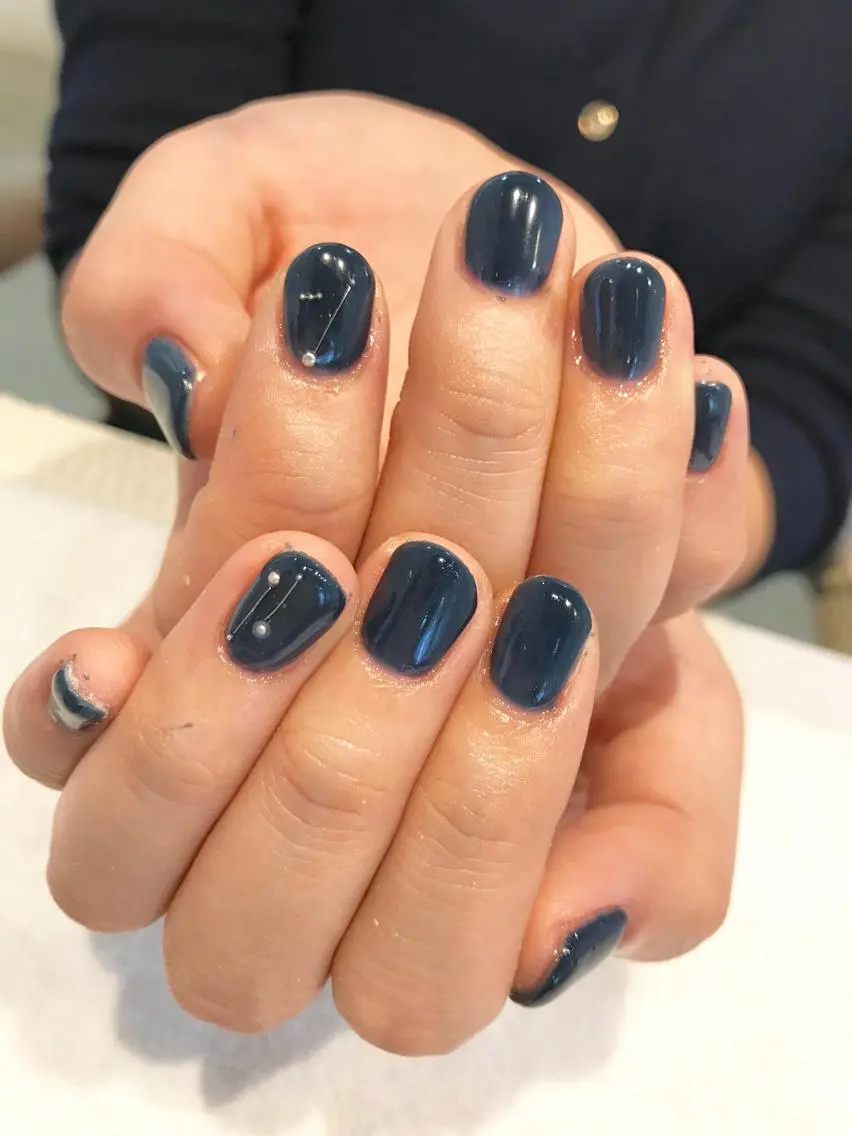 ネイル ネイビー NARUMI HYODOのネイルデザイン