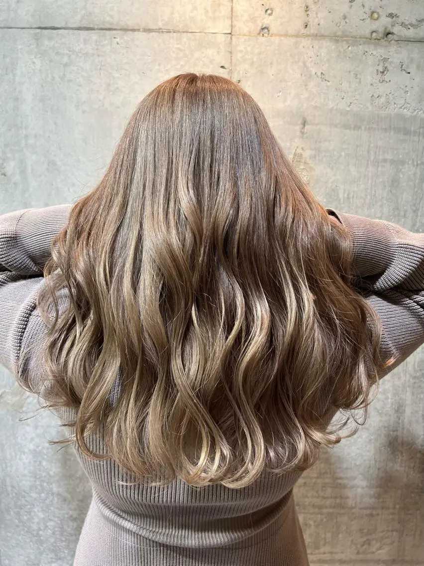 ロング カラー カット ヘアカラー トリートメント mana .のヘアスタイル