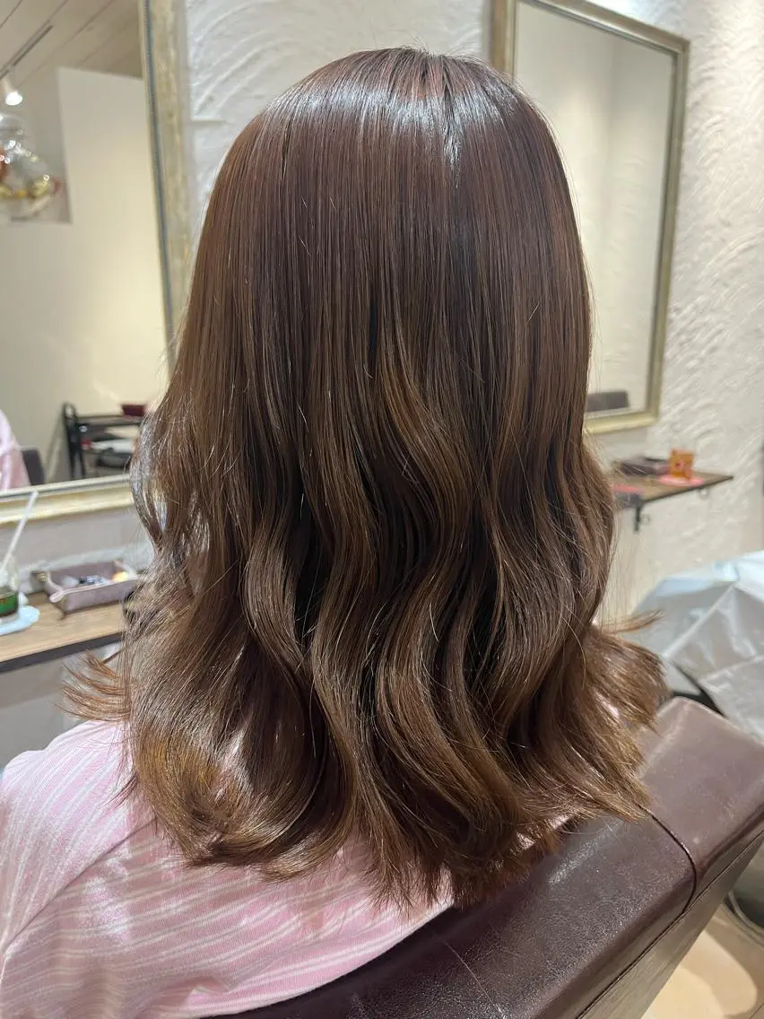 ミディアム カラー ベージュカラー ミルクティーベージュ 🌈透明感カラー🌈 🌟吉田祐介🌟のヘアスタイル