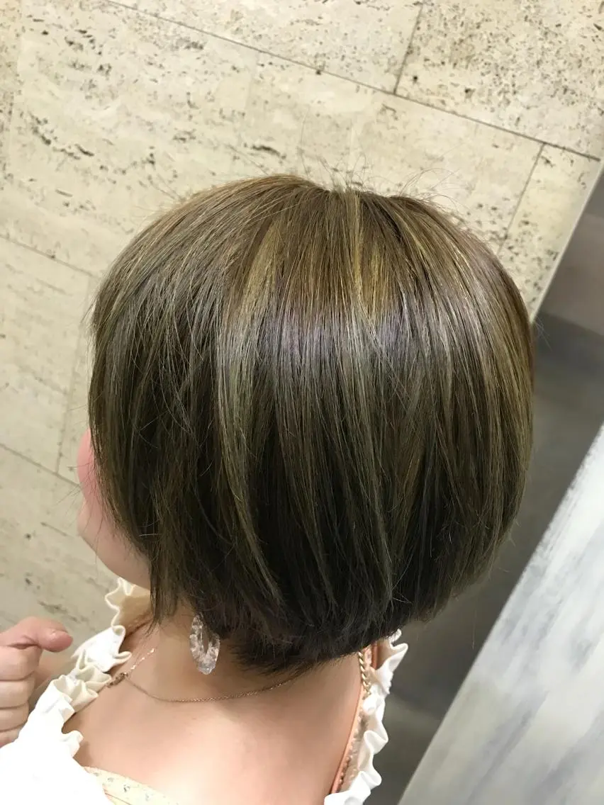 ショート カラー ヘアカラー トリートメント shi hoのヘアスタイル