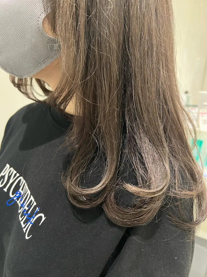 ロング 顔周りカット レイヤーカット カット 【暖色カラー特化】 中山由梨のヘアスタイル