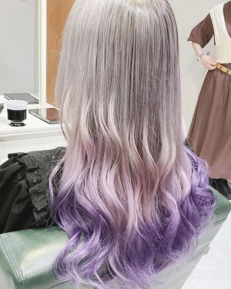 ロング カラー ベージュカラー ブリーチ デザインカラー グラデーションカラー ハイトーンカラー Days 透明感カラーのヘアスタイル
