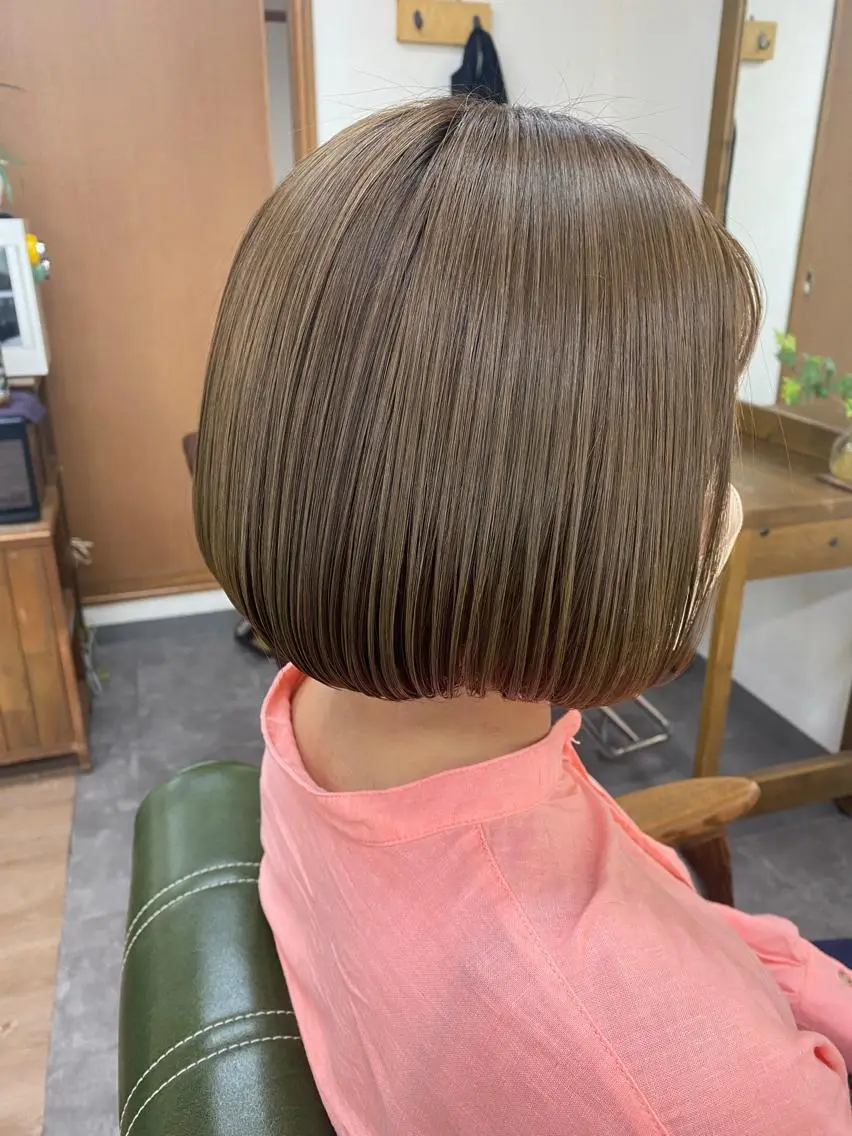 ショート カラー ショートボブ ベージュカラー オリーブベージュ ボブ 髪質改善 カット ヘアカラー トリートメント 永沼 真依のヘアスタイル