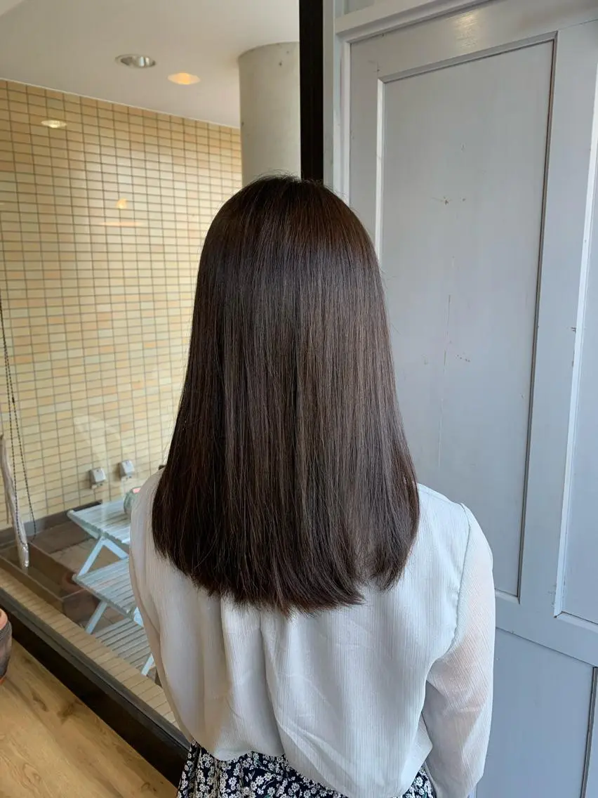 ロング カラー グレージュ ヘアカラー トリートメント ツキダテ ユイのヘアスタイル