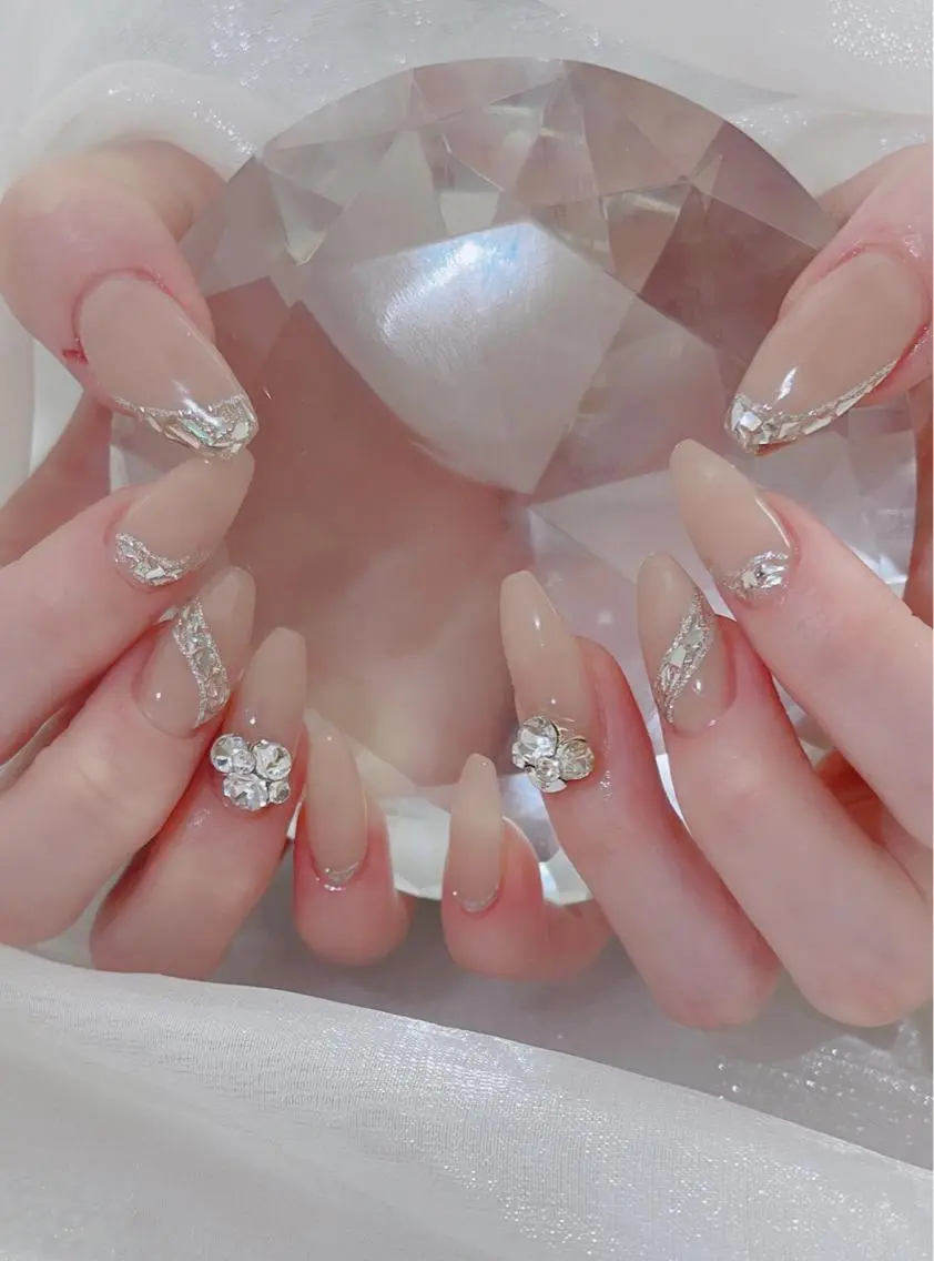 ネイル ハンドネイル Queens ciciのネイルデザイン