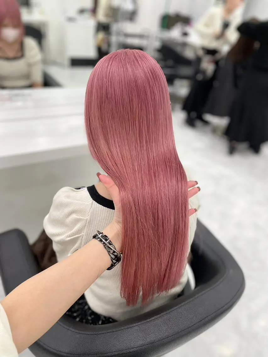 ロング カラー 🍀yuria/ハイ トーン/ペールカラーのヘアスタイル