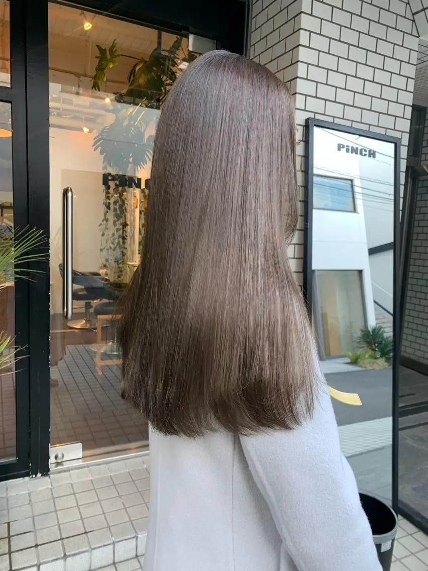 ロング カラー オリーブカラー 髪質改善 トリートメント 柔らかブラウン/顔周 りレイヤー♡ユウシのヘアスタイル