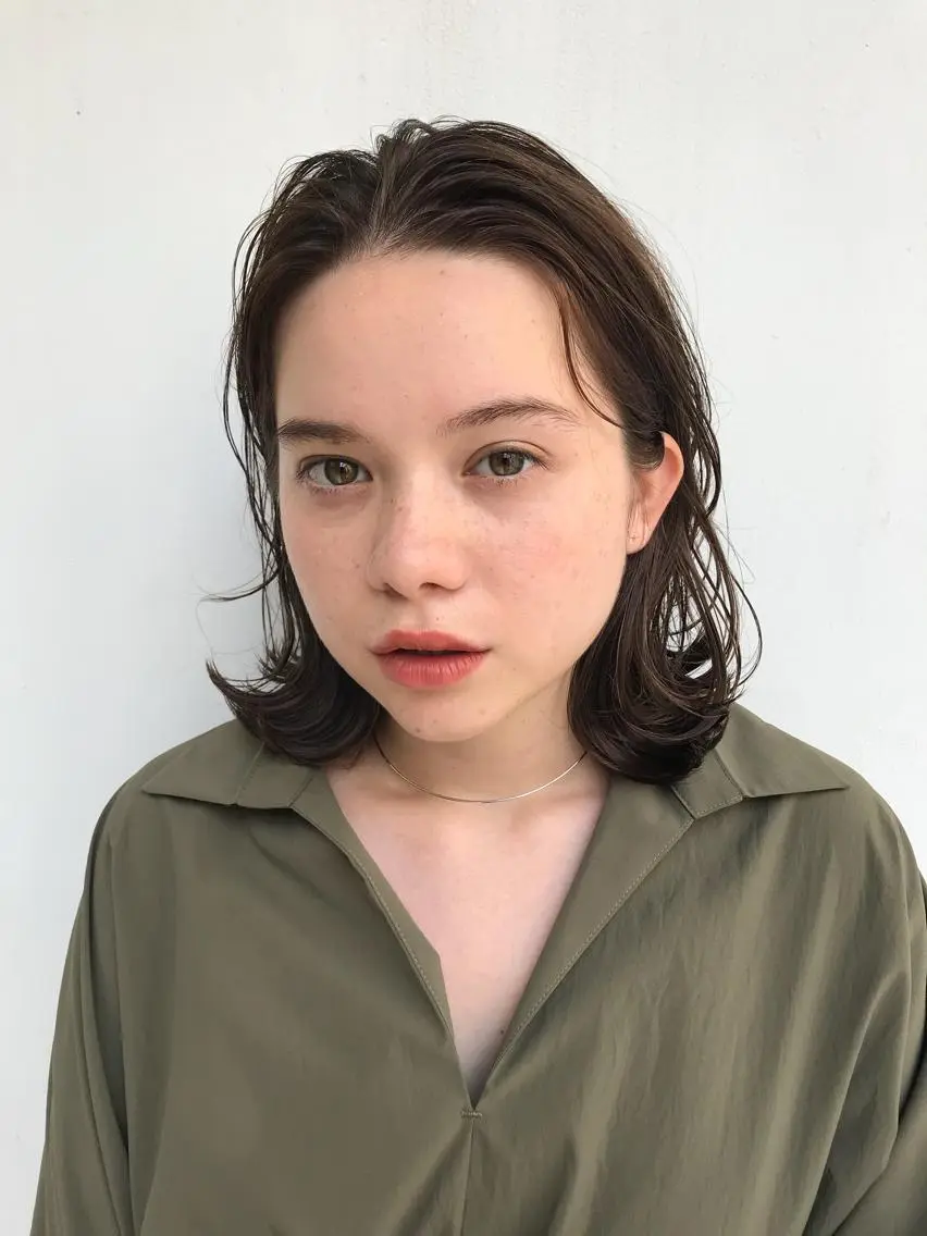 ミディアム カラー パーマ ヘアアレンジ ミディアムパーマ 松田 亮葉のヘアスタイル