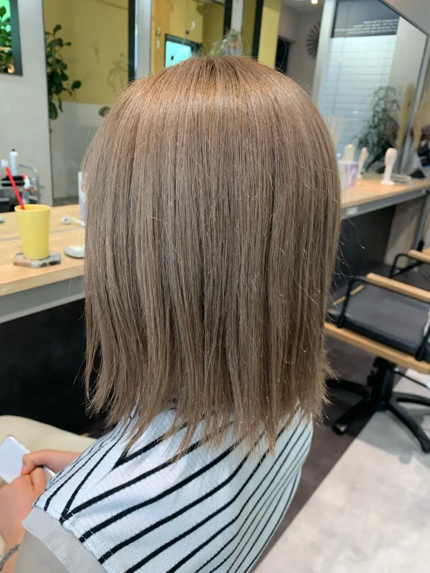ショート カラー ベージュカラー カット ヘアカラー トリートメント hubhair レイヤー/透明感のヘアスタイル