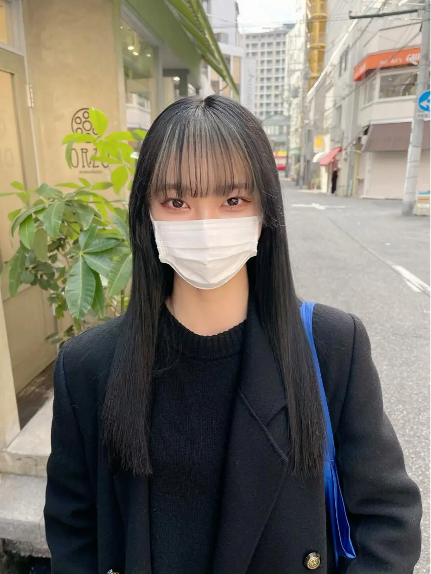 ロング カラー 黒髪 ブルーカラー ブルーブラック インナーカラー シルバー 泉 堅也のヘアスタイル