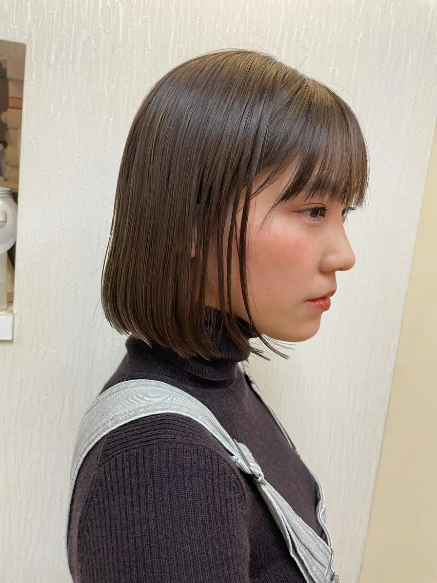 ショート カラー 松田 アカリのヘアスタイル
