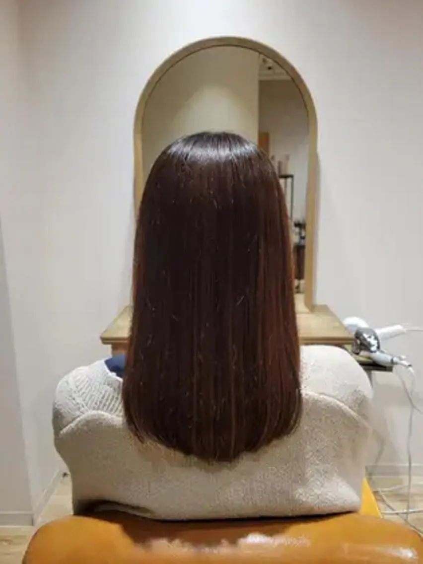 セミロング カット 縮毛矯正 【公式】Adatto 🩵艶&透明感カラーのヘアスタイル
