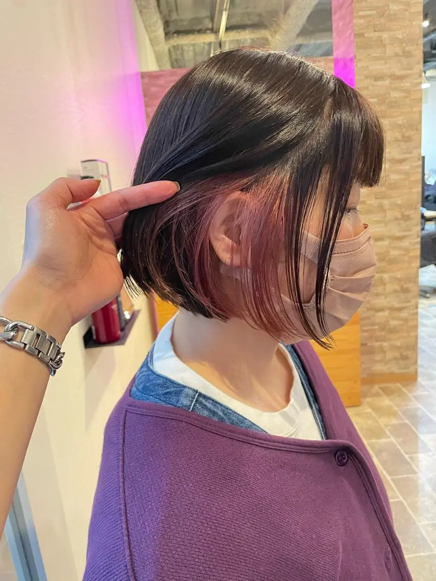 ミディアム カラー ブラウンカラー ダークブラウン ピンクカラー ヘアカラー YUI/ ブリーチカラー🌷のヘアスタイル