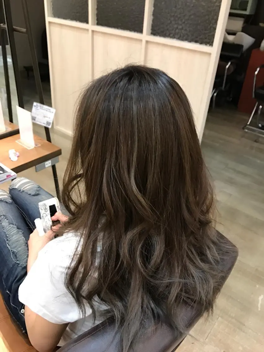 ロング カラー ハイライトカラー ハイライト 伊藤 光成のヘアスタイル