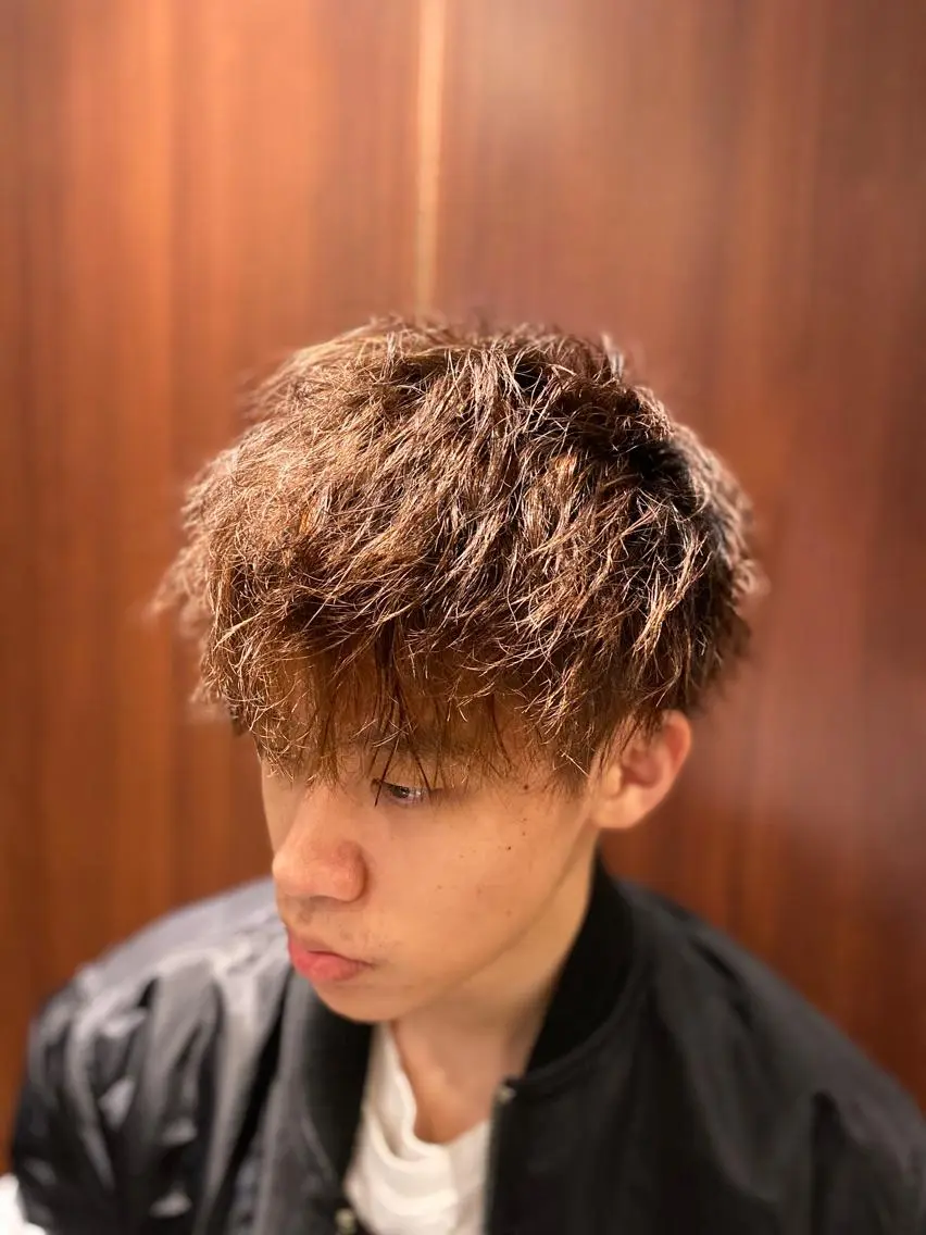 パーマ メンズ メンズパーマ メンズツイストパーマ スパイラルパーマ ツイストパーマ 松尾 涼のヘアスタイル