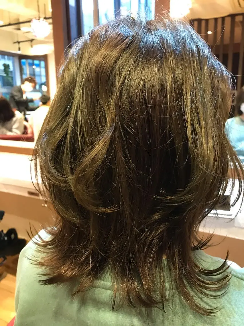 ミディアム レイヤーカット いのうえ みわこのヘアスタイル