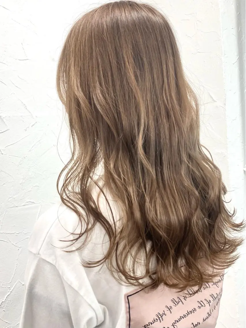セミロング カラー バレイヤージュ ミストバング ベージュカラー 黒髪 ブリーチ 脱！黒髪 ダブルカラー【上野】のヘアスタイル