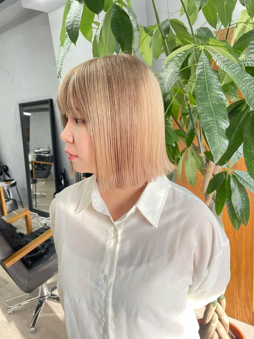 ミディアム カラー ボブ ヘアカラー トリートメント マツダ レンのヘアスタイル