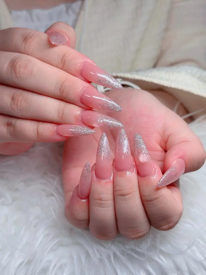 ネイル チークネイル フレンチネイル キラキラネイル 韓国ネイル マグネットネイル ハンドネイル Chibi h.babynailのネイルデザイン