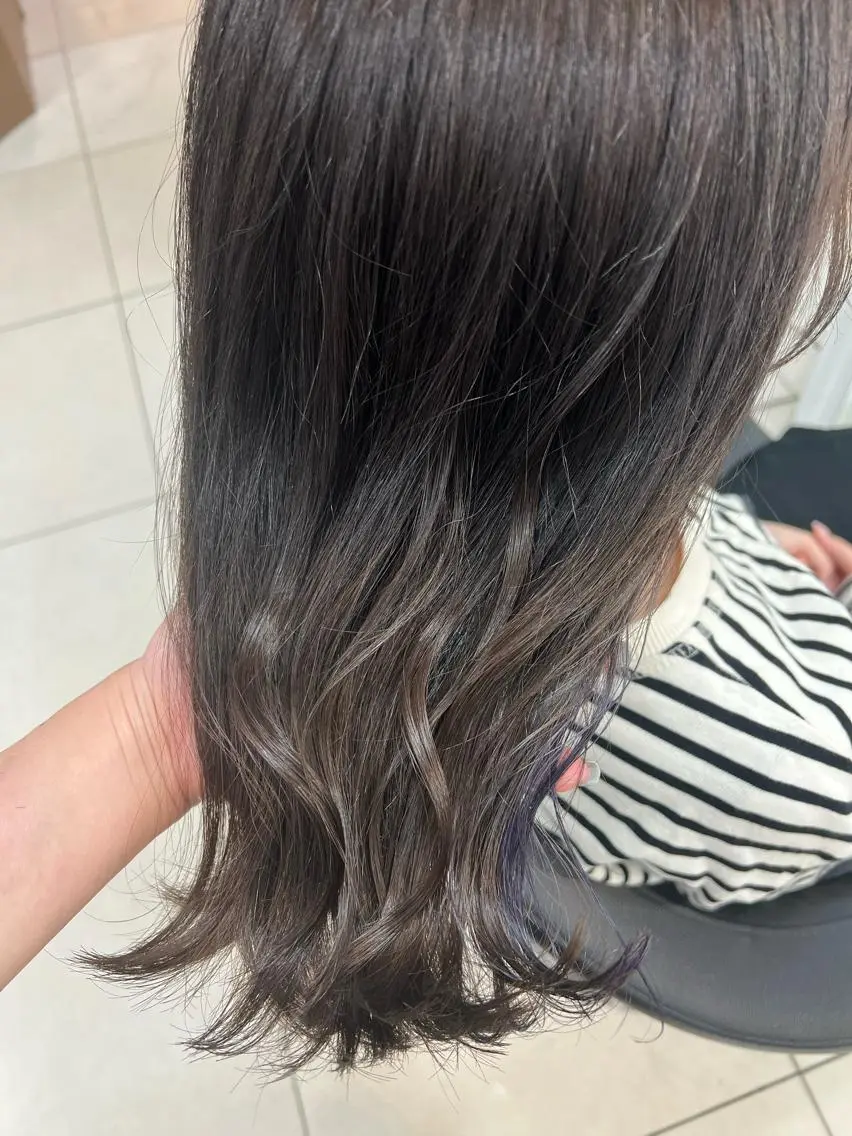 セミロング カラー 透明感カラー ヘアカラー トリートメント 【暖色カラー特化】 中山由梨のヘアスタイル