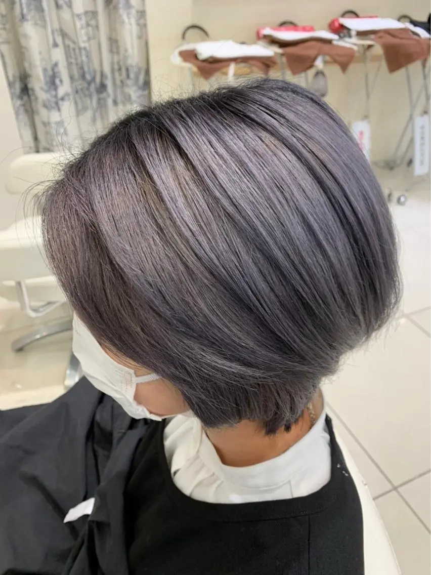 ショート カラー シルバー 玉城 和磨のヘアスタイル